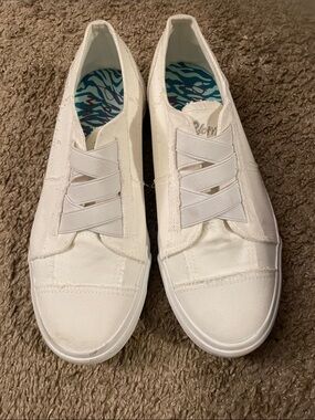 Blowfish White Canvas Slip-On Sneakers with Crisscross Elastic